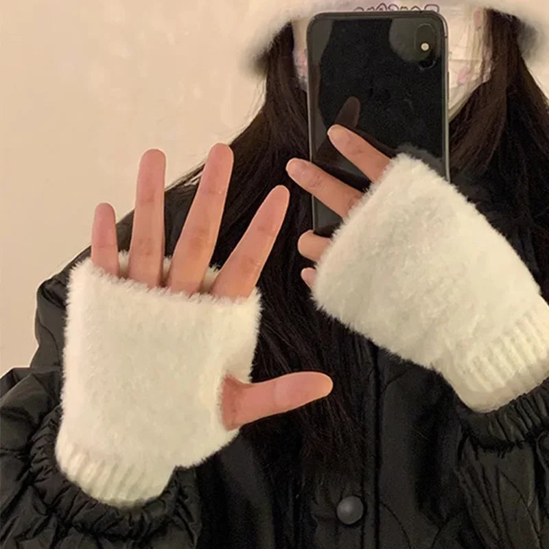 Women's Luxury Half Finger Gloves Soft Mink Fleece Winter Warm Plush Knitted Wrist Mittens Solid White Fingerless Gloves for Writing